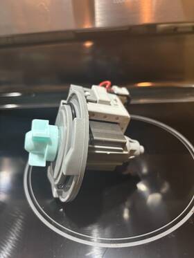 00642239cm Bosch Brand New Replacement Dishwasher Drain Pump