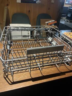 00776625 Bosch Dishwasher Lower Dish Rack Crockery