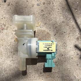 9000409700 Bosch 33299016 Dishwasher Solenoid Valve 120v 60hz White Plastic