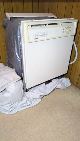363.15677000 Kenmore Dishwasher New Condition. Installed But Never Run. Immaculate