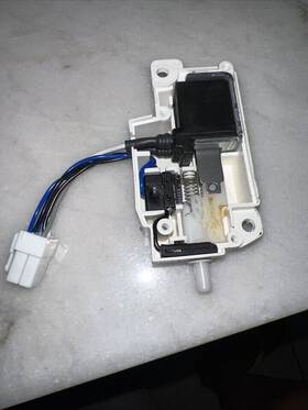 W11371714 Whirlpool Latch Oem