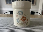 Kitchen Ceramic Utensil Crock Holder Countertop Capacity Pre-owned. Fixed Price $6.99.